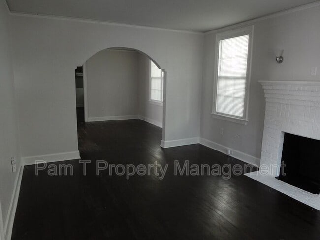 Building Photo - 633 W 35th St