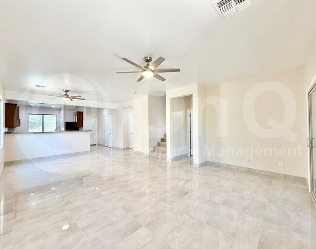 Building Photo - 10631 E Sunflower Ln