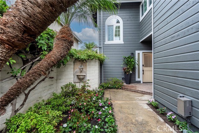 Building Photo - 2750 Point Del Mar