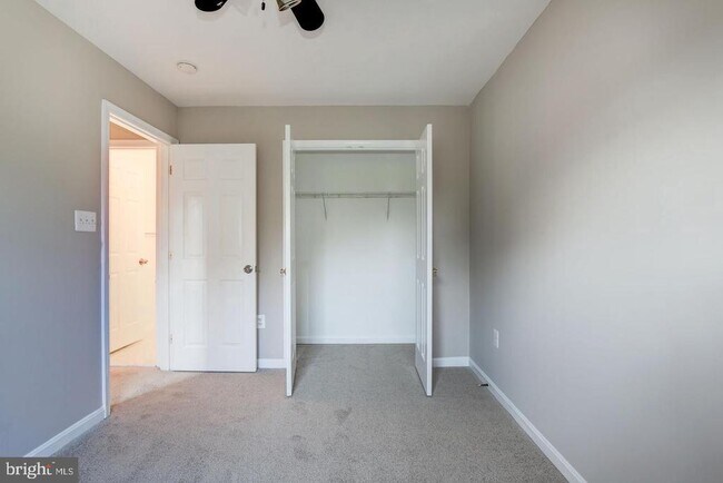 Building Photo - 4719 Springmaid Ln