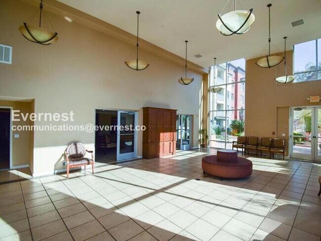 Building Photo - 1101 S Main St