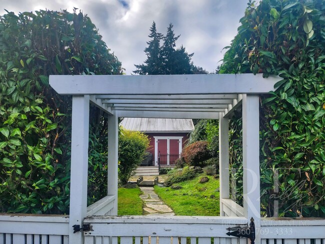 Building Photo - Historic Reclaimed 1890 Barn Turned Romantic