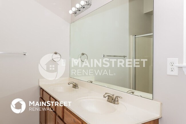 Building Photo - 120 Hollow Ct