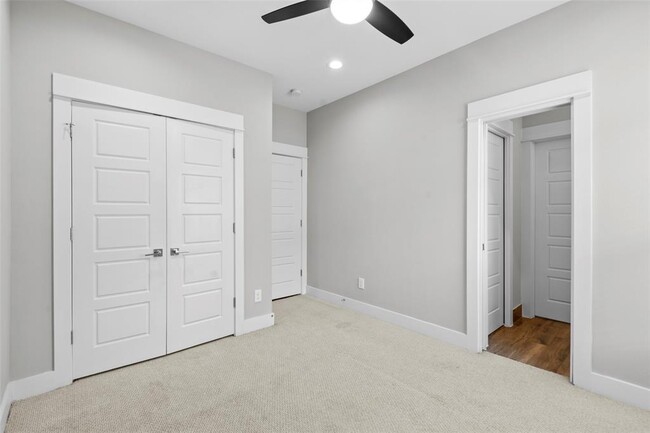 Building Photo - 1223 W Tidwell Rd