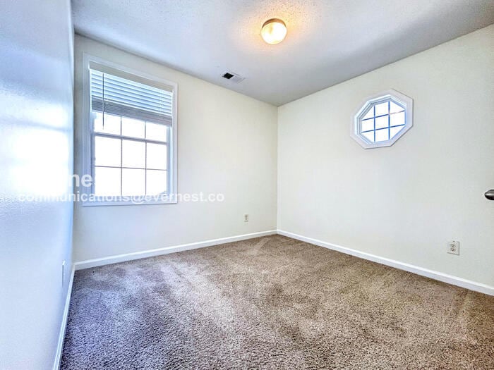 Building Photo - 5 Rosemont Ct