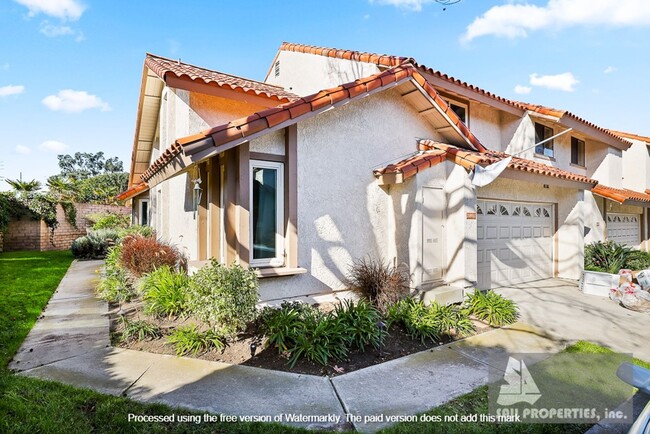 Primary Photo - Beach townhome with two car garage!