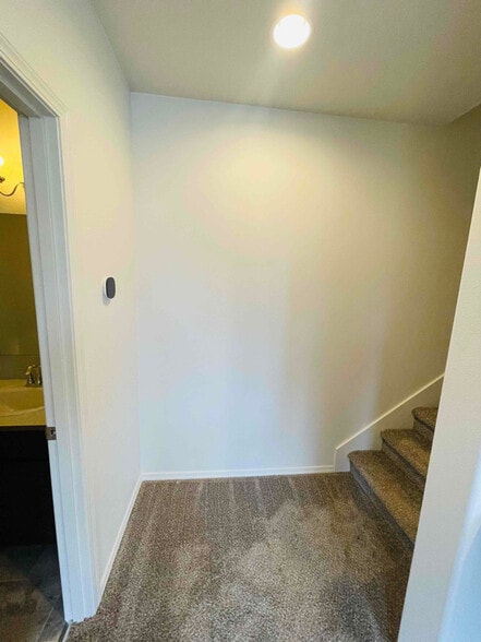 Building Photo - 611 Koontz Rd