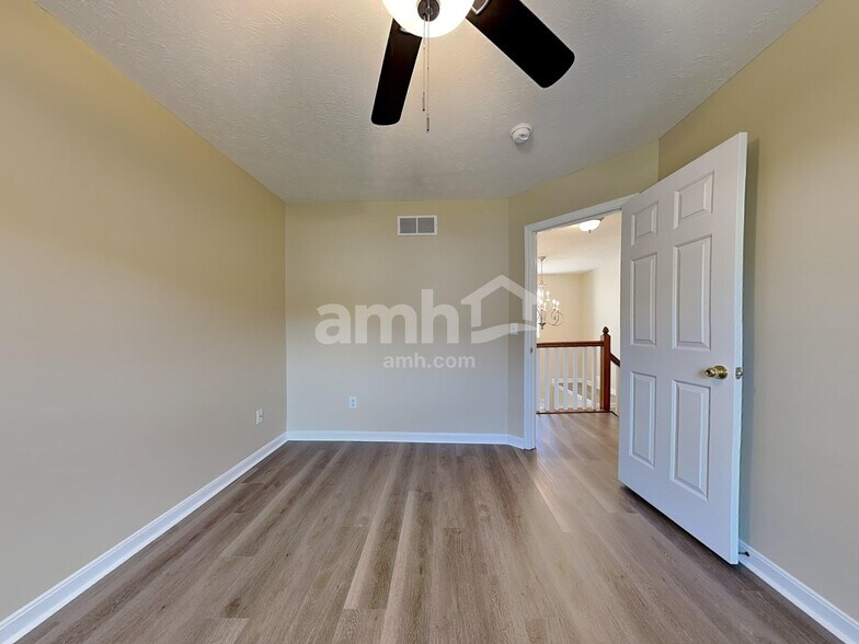 Building Photo - 10742 Stone Ridge Way