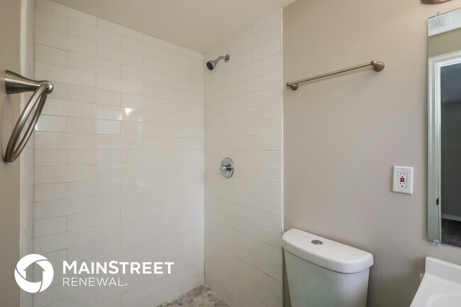 Building Photo - 495 Sigsbee Rd