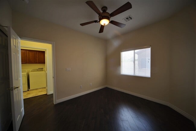 Building Photo - Gorgeous 3Bed/2Bath/2Car, 2-Story Home located in Caparola at Southern Highlands