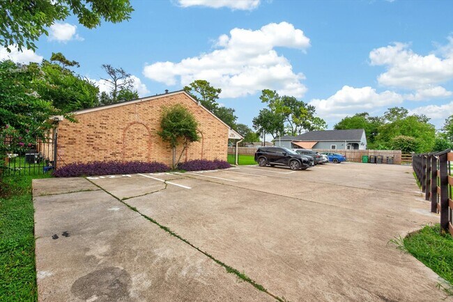 Building Photo - 6124 Jim St