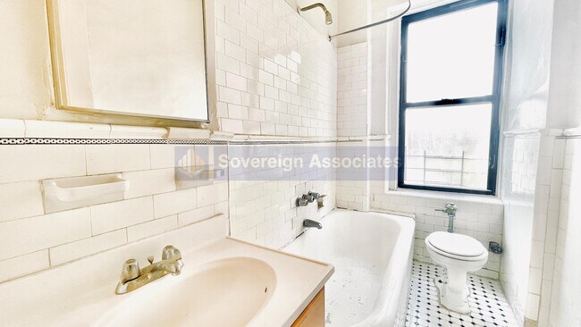 Building Photo - 660 Fort Washington Avenue