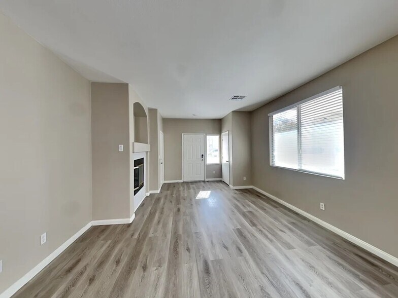 Building Photo - 5952 Hickory Nut Ave