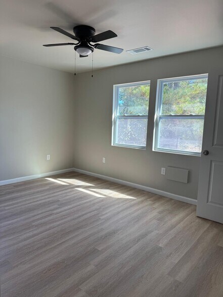 Building Photo - 2447 McAlpin Ter