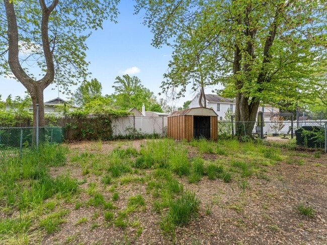 Building Photo - 8534 Orchard Ave