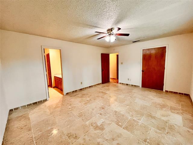 Building Photo - 3904 Woodbury Ct