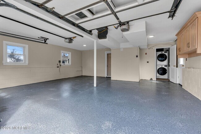 Building Photo - 2412 Homestead Ave