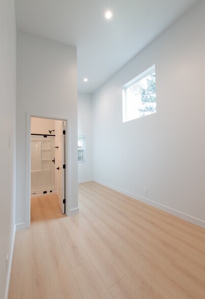 Building Photo - 2246 Morlan Dr