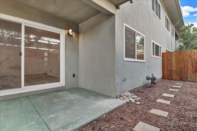 Building Photo - 630 Masonic Way