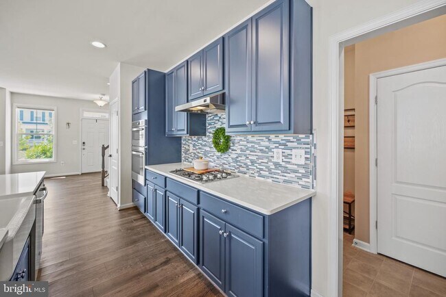 Building Photo - 1025 Forsythia Ln