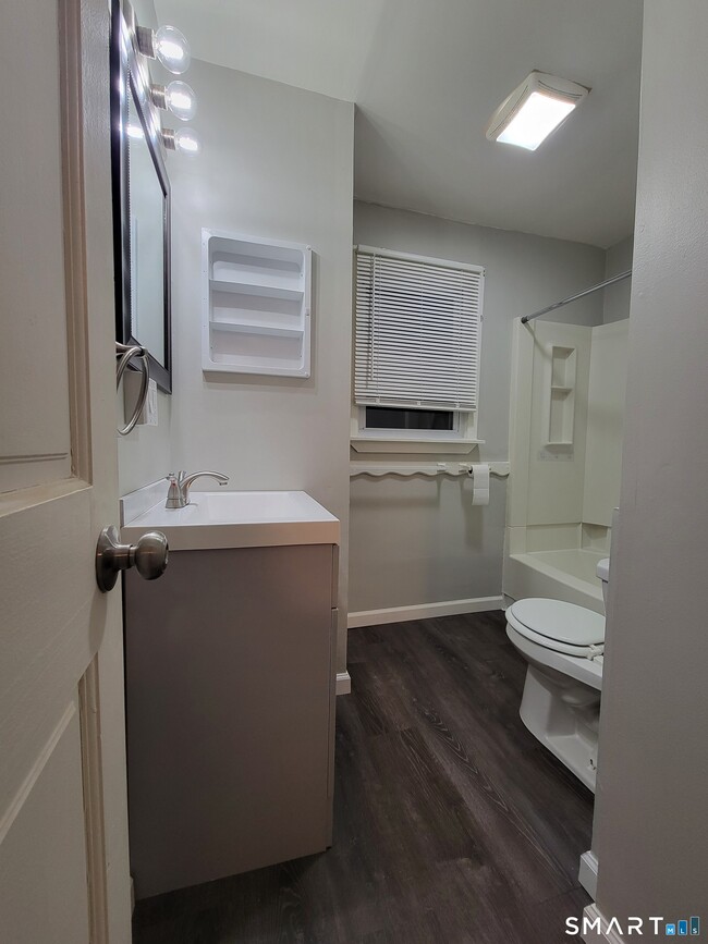 Building Photo - 344 Boswell Ave