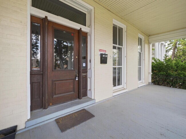 Building Photo - Charming 2-Bedroom, 2-Bath First-Floor Residence in a Beautifully Renovated Historic Home