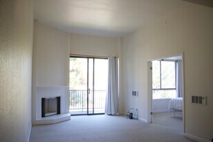Building Photo - 514 Seaver Dr