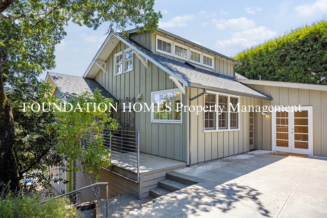 Building Photo - Stunning 4BD/2.5BA Boyle Park Home!  Solar...