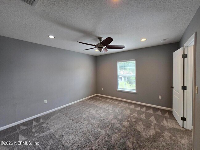 Building Photo - 180 Thornloe Dr