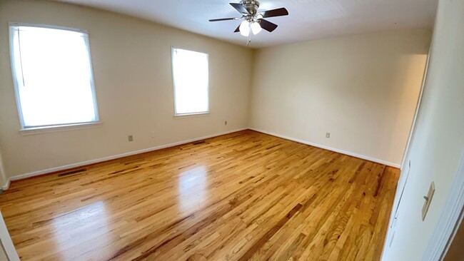 Building Photo - 2502 Ridge Rd