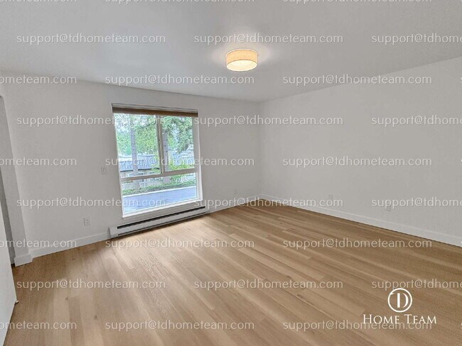 Building Photo - "RARE Downtown Bellevue Condo with Attache...