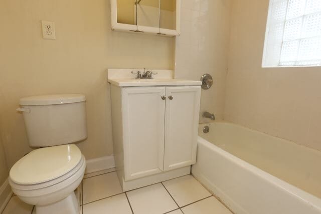 Building Photo - 714 W Barry Ave