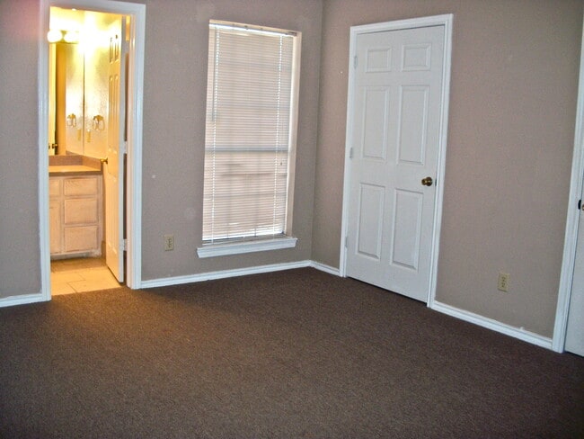 Building Photo - 112 Obrien Ct