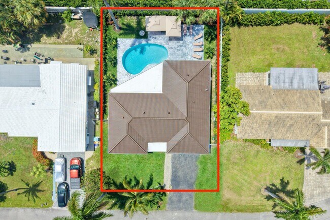 Building Photo - 632 Las Palmas Park