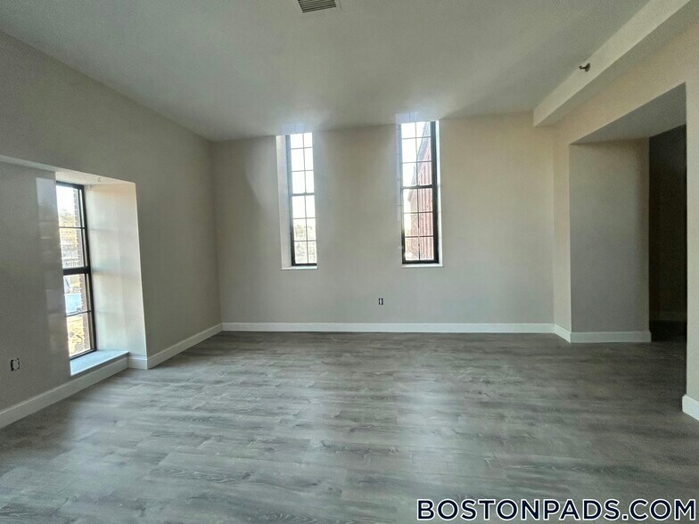 Building Photo - 2 Weaver Street