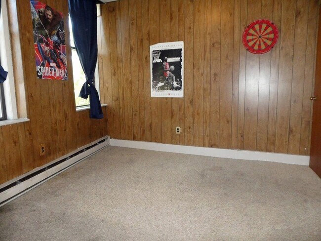 Building Photo - 13 N Main St