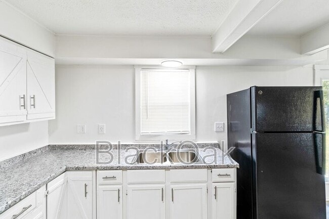 Building Photo - 1803 E Market St