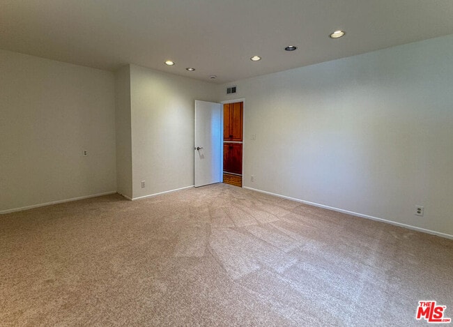 Building Photo - 16951 Ivadel Pl