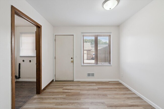 Building Photo - 5427-5433 Glenridge