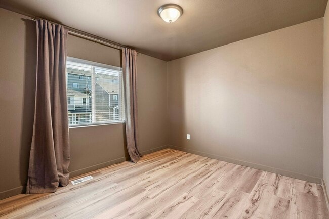 Building Photo - 4350 Nettle Dr SE