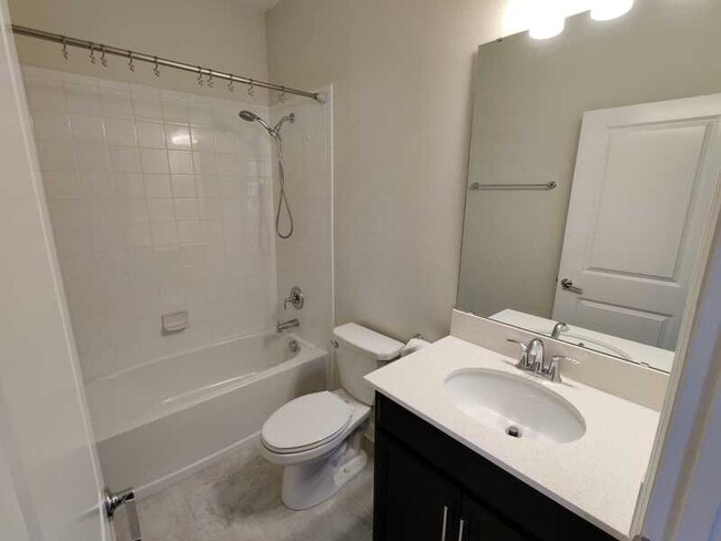 Building Photo - 1242 Sandwedge St