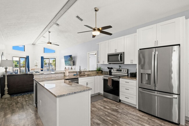 Building Photo - 4004 Centavo Ct