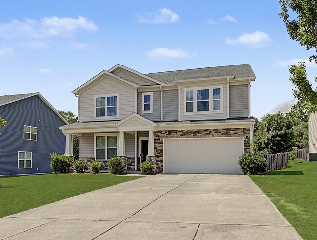 Building Photo - 5-Bedroom Home w/ Fenced-in BackYard in Knightdale