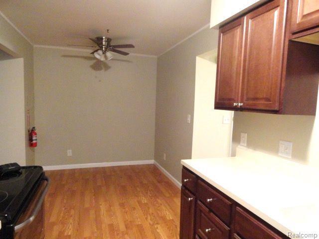 Building Photo - 250 E Thirteen Mile Rd