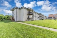 Building Photo - 2 Bedroom Unit was recently renovated.  Live walking distance from the downtown square or steps f...