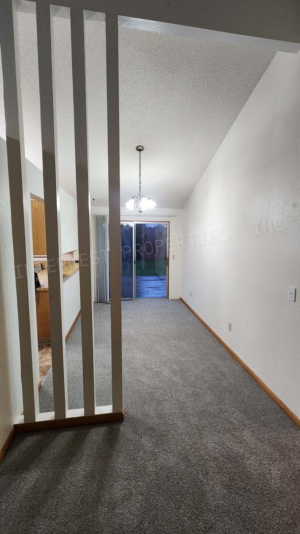 Building Photo - *1/2 OFF 1ST MONTH'S RENT* 3 Bed 2 Bath Beaverton Home with big backyard, storage shed, A/C and f...