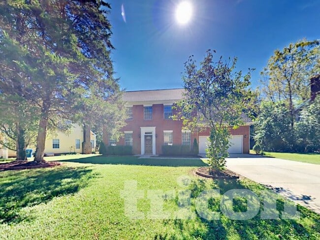 Building Photo - 2906 Laurel Wood Dr