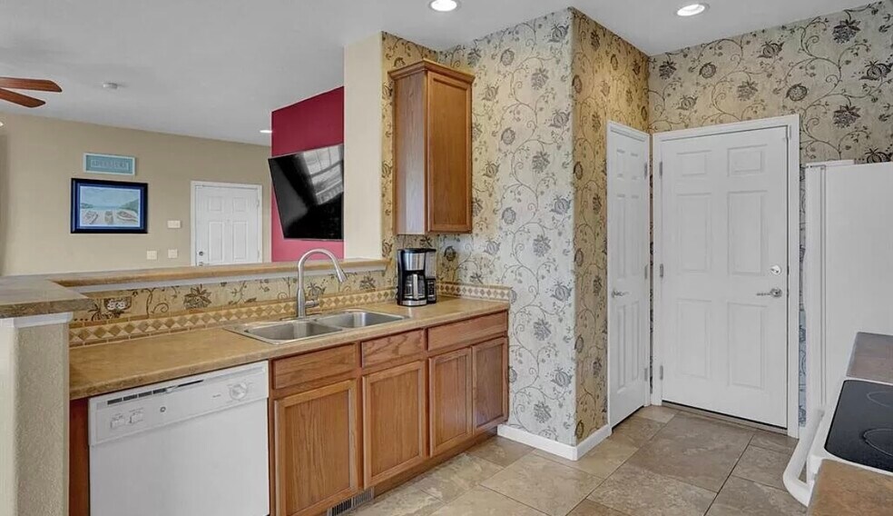 Building Photo - 11840 Bremen Pt