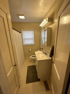 Building Photo - 125 E 35th Pl