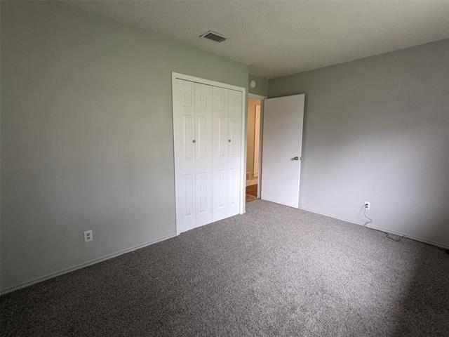 Building Photo - 2121 Travis Dr
